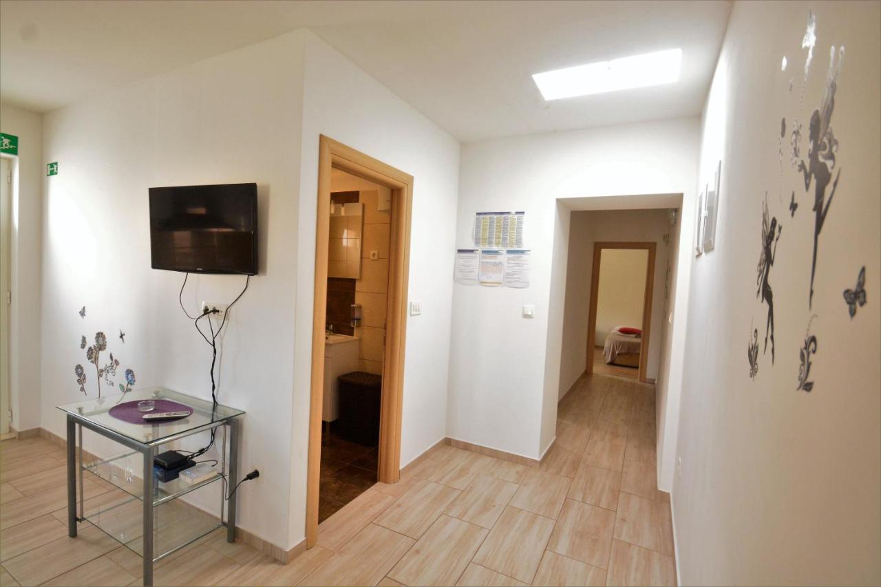 Kala And Tina Apartments ポドストラナ エクステリア 写真